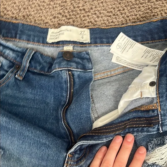 Abercrombie high rise cut off Jean short - Picture 3 of 4